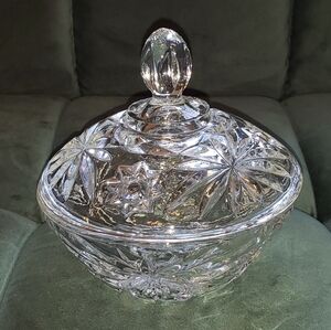 Beautiful Glass Candy Dish🌷🌸🌺